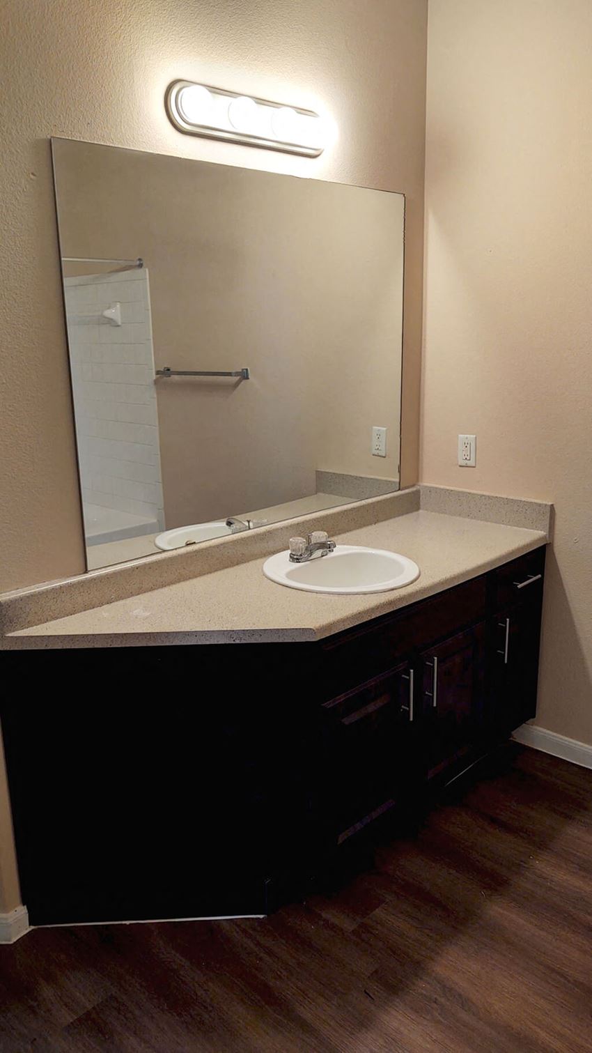 Fountains At Tidwell Apartments & The Enclave, 2303 W. Tidwell Rd